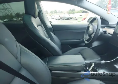 2020 Tesla Model 3 Standard Range Plus Rear-Wheel Drive/Standard Range Rear-Wheel Drive from USA, damaged, VIN 5YJ3E1EA8LF645278